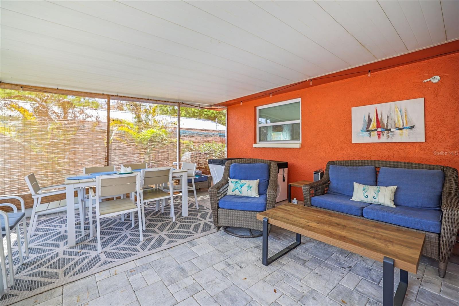 Image 43 of 52 For 985 Gulf View Boulevard