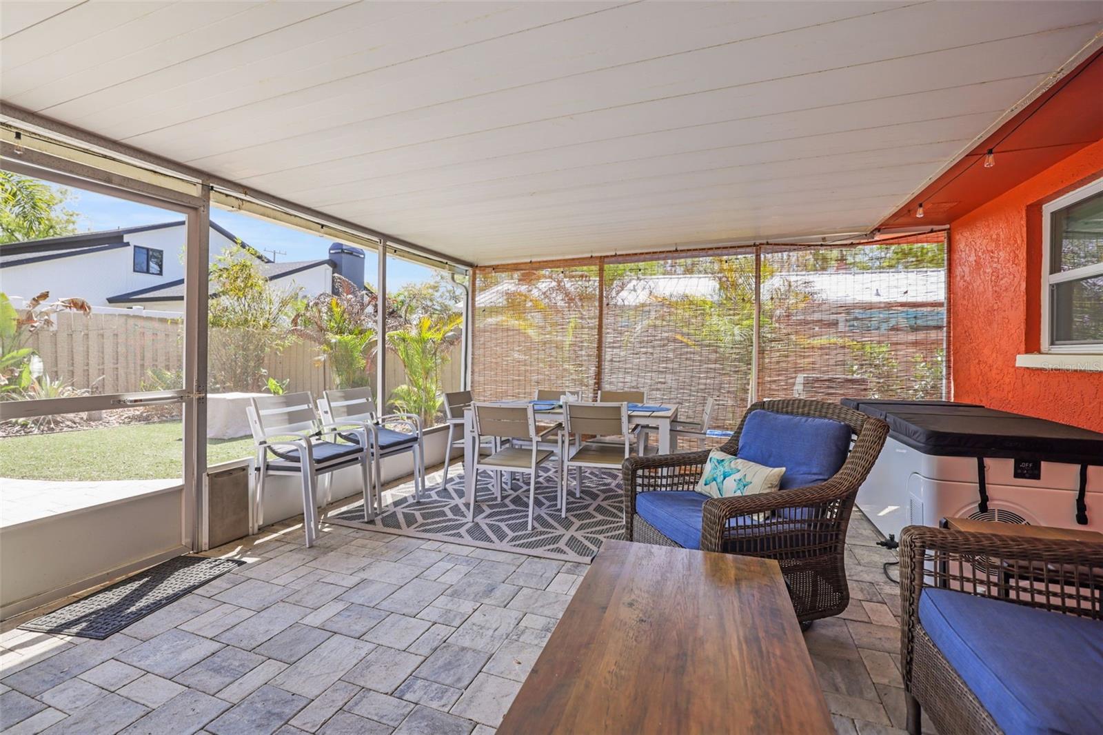 Image 44 of 52 For 985 Gulf View Boulevard