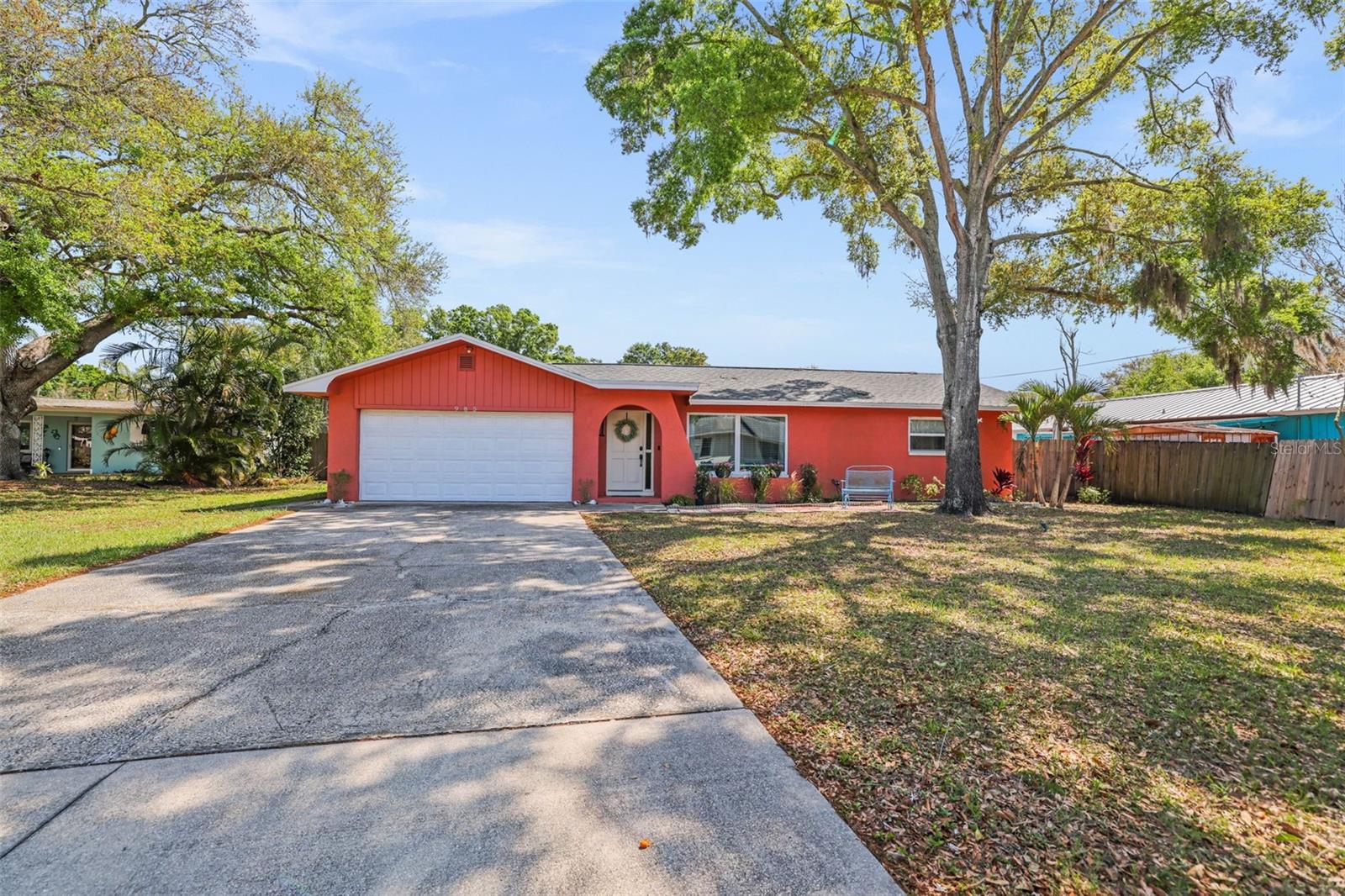 Image 49 of 52 For 985 Gulf View Boulevard