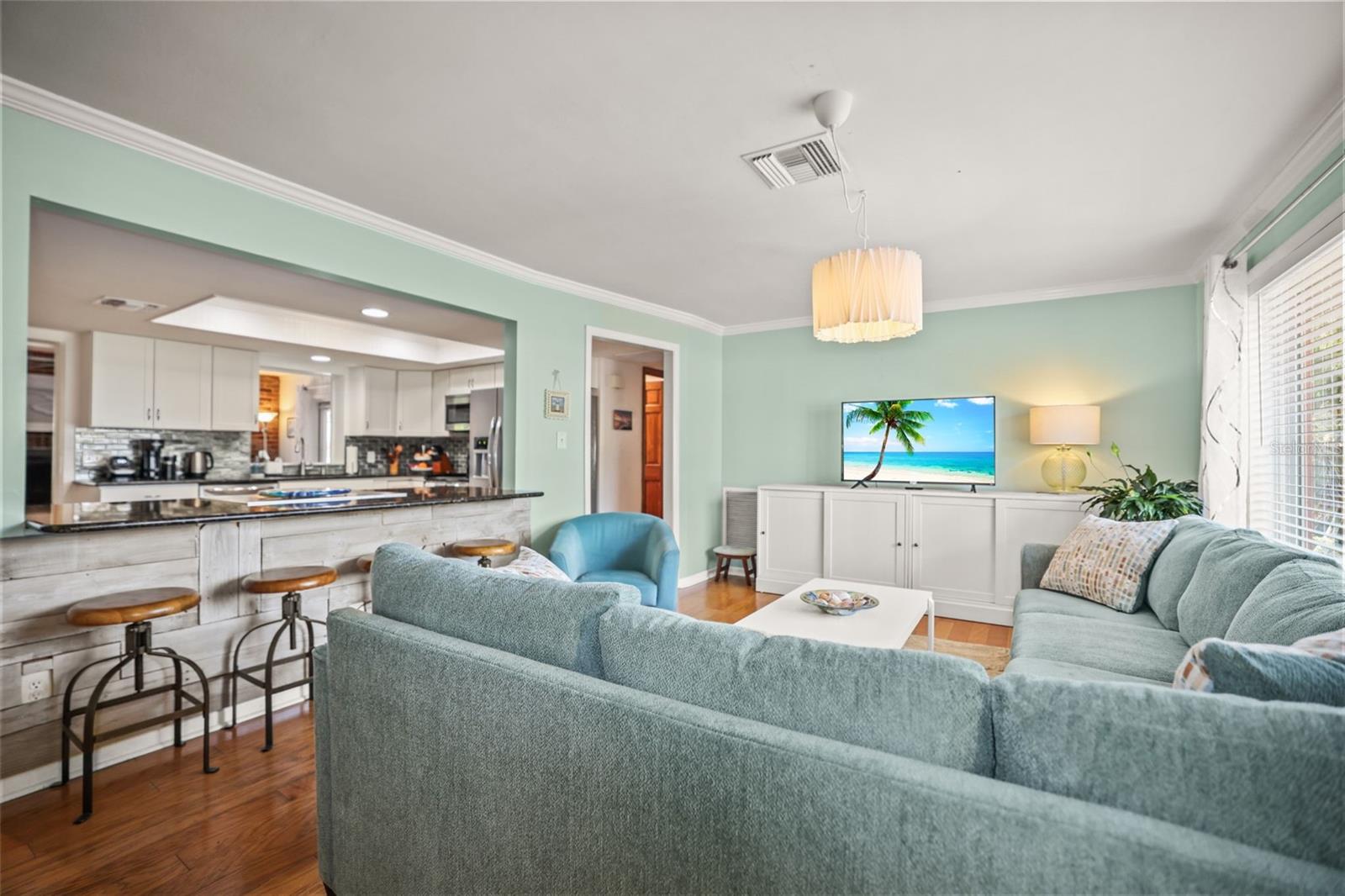 Image 6 of 52 For 985 Gulf View Boulevard