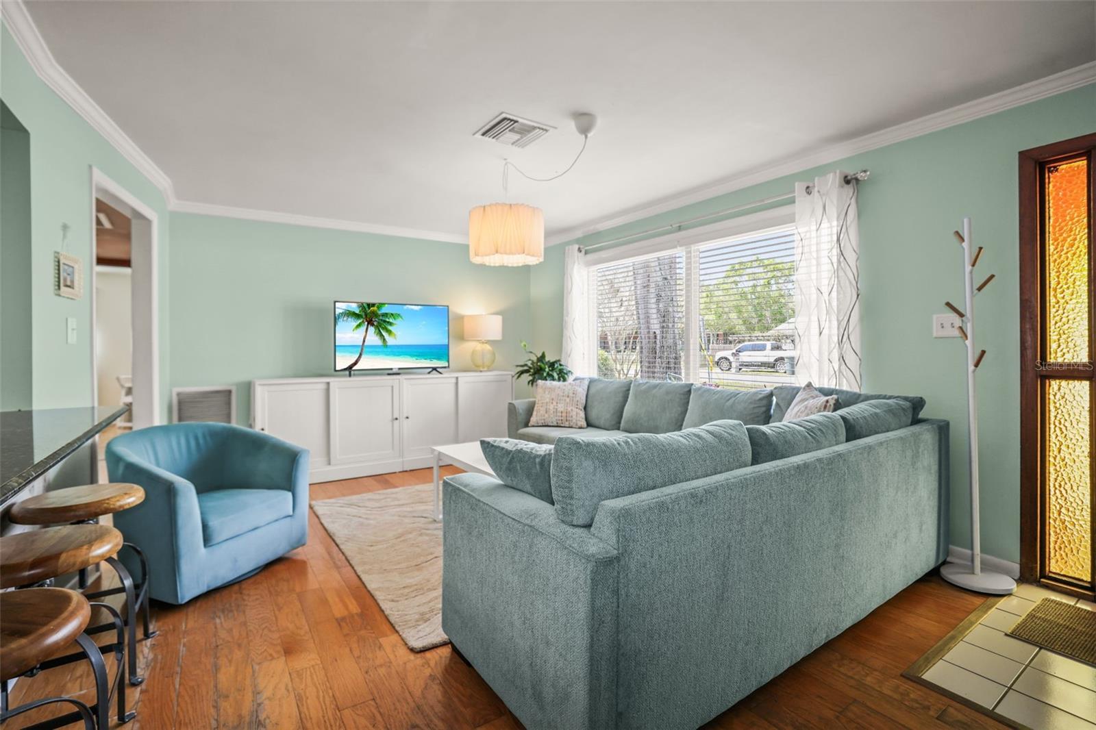 Image 7 of 52 For 985 Gulf View Boulevard