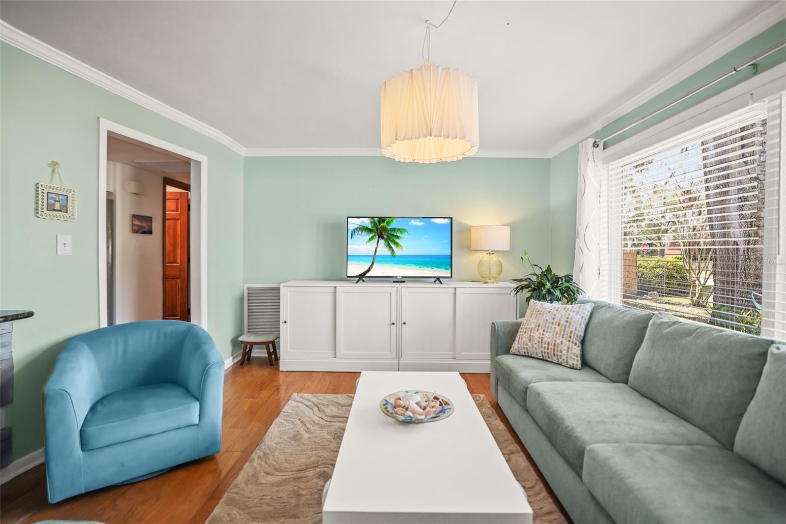 Image 9 of 52 For 985 Gulf View Boulevard