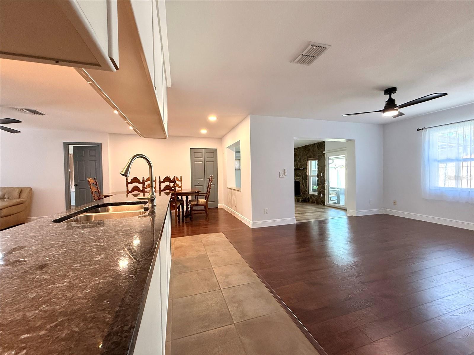 Image 9 of 30 For 8335 Somerset Drive