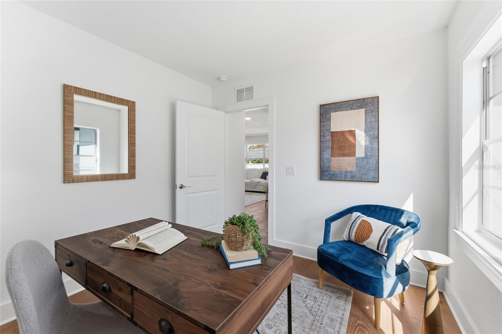 Image 23 of 39 For 3015 North B Street