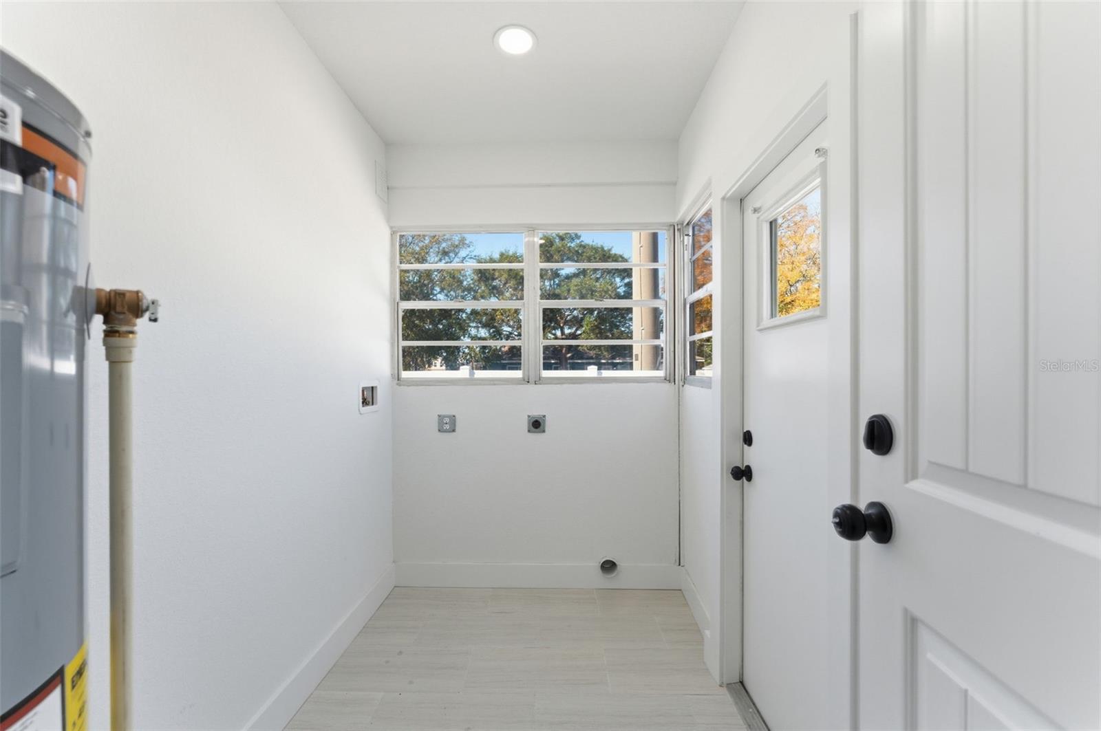 Image 28 of 39 For 3015 North B Street