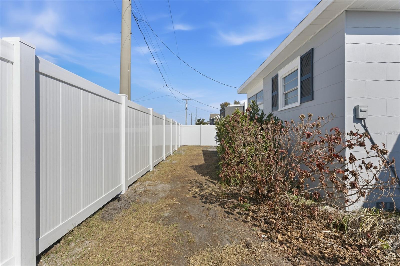 Image 29 of 39 For 3015 North B Street