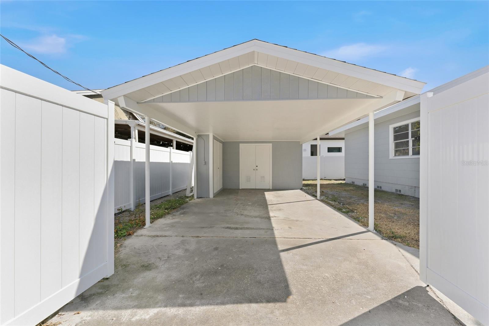 Image 34 of 39 For 3015 North B Street