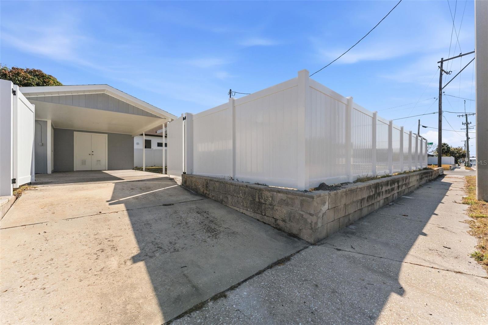 Image 35 of 39 For 3015 North B Street