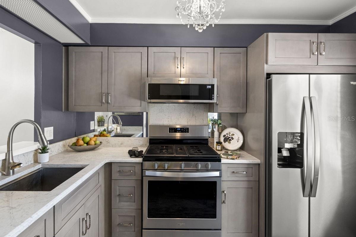 Listing photo id 8 for 1276 Mission Circle 45a