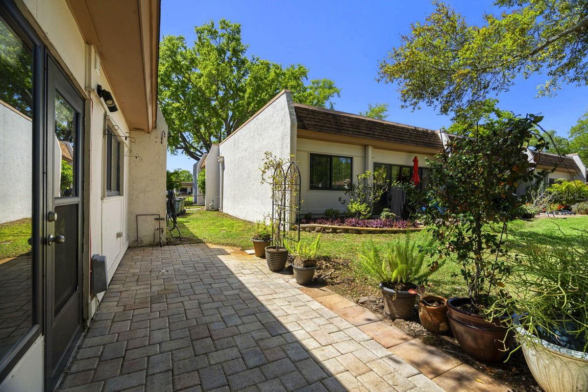 Listing photo id 26 for 1276 Mission Circle 45a