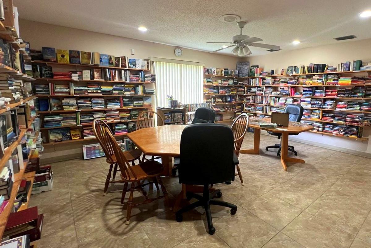 Listing photo id 37 for 1276 Mission Circle 45a