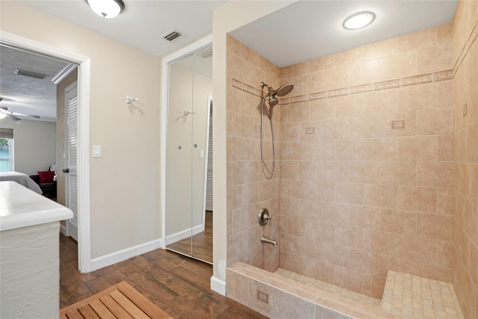 Image 19 of 47 For 2207 Willowbrook Dr