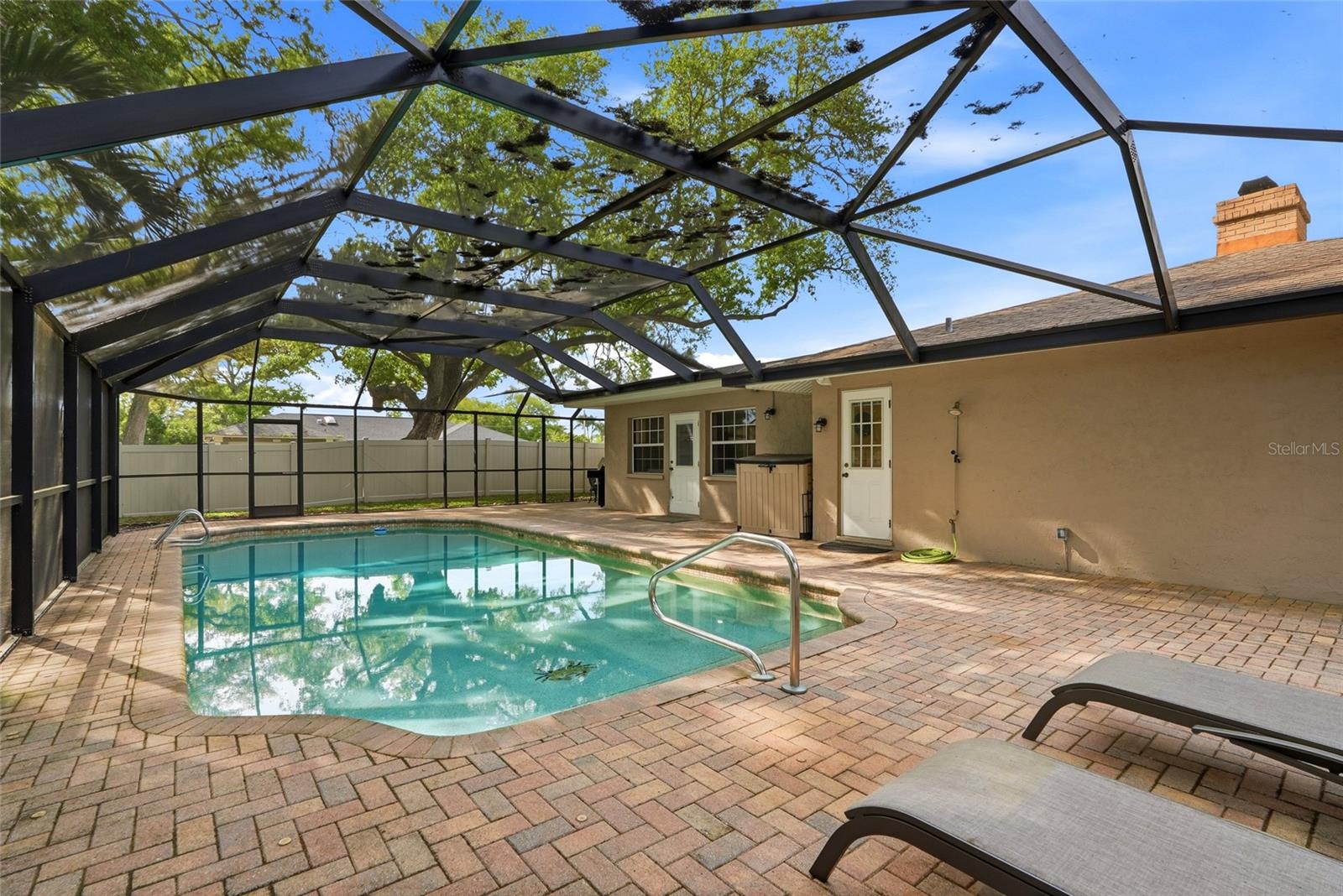 Image 35 of 47 For 2207 Willowbrook Dr