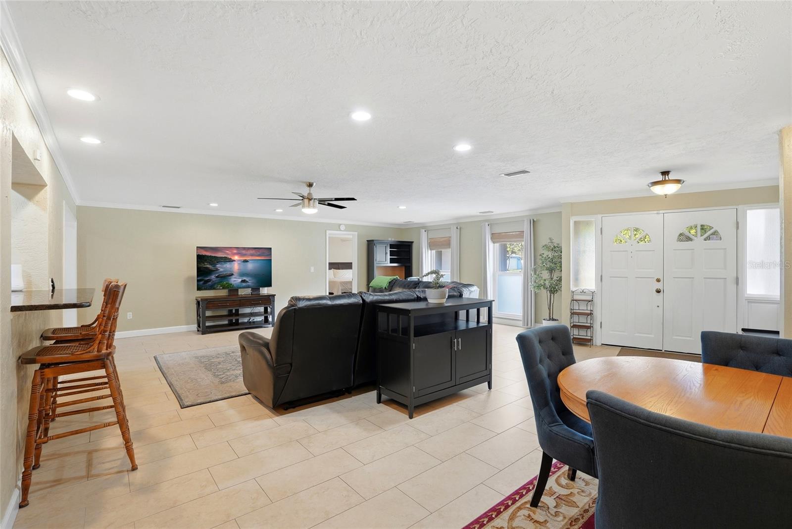 Image 7 of 47 For 2207 Willowbrook Dr