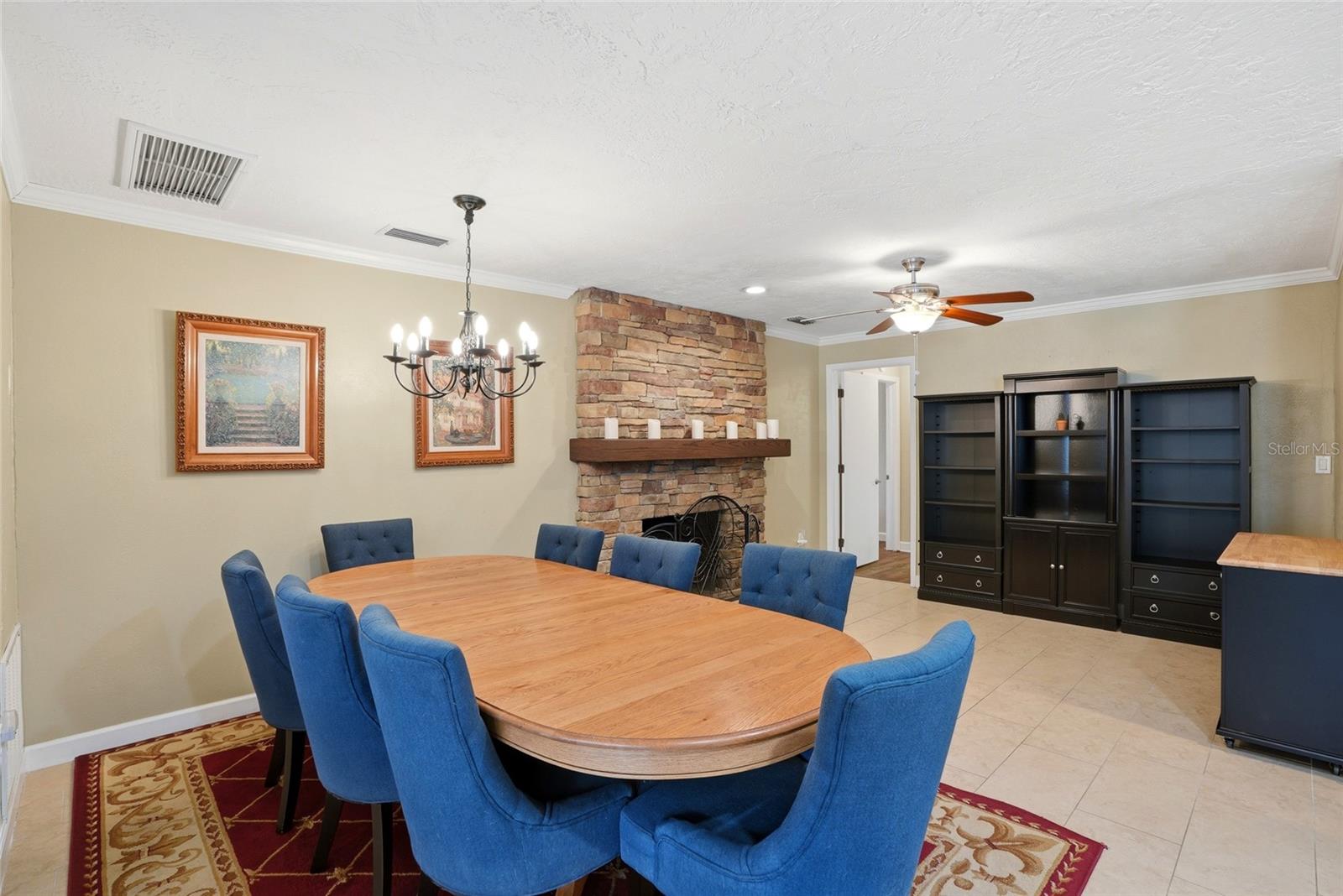 Image 8 of 47 For 2207 Willowbrook Dr