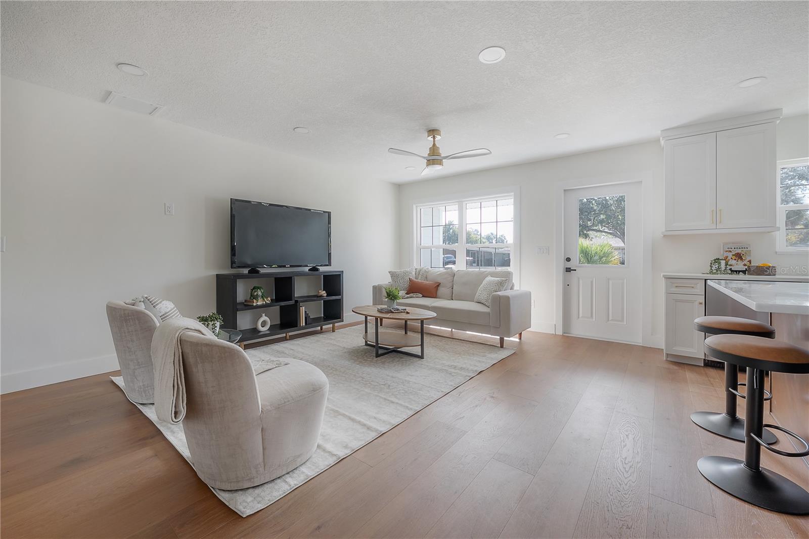 Image 7 of 34 For 3707 Leila Avenue