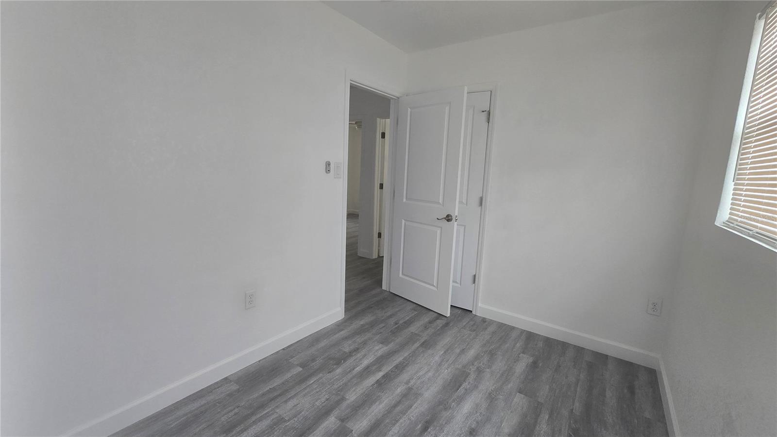 Image 14 of 36 For 2827 16th Avenue S