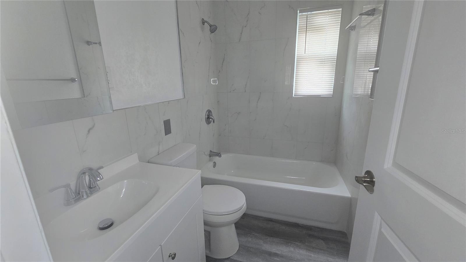 Image 16 of 36 For 2827 16th Avenue S