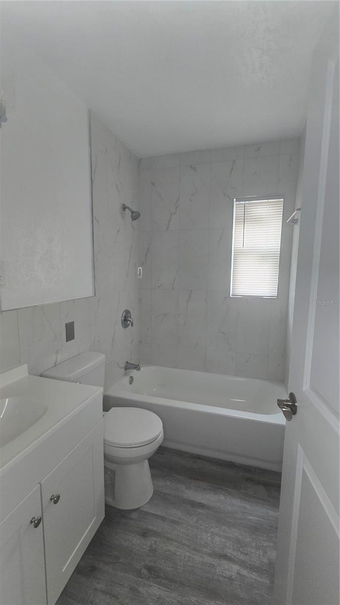 Image 17 of 36 For 2827 16th Avenue S