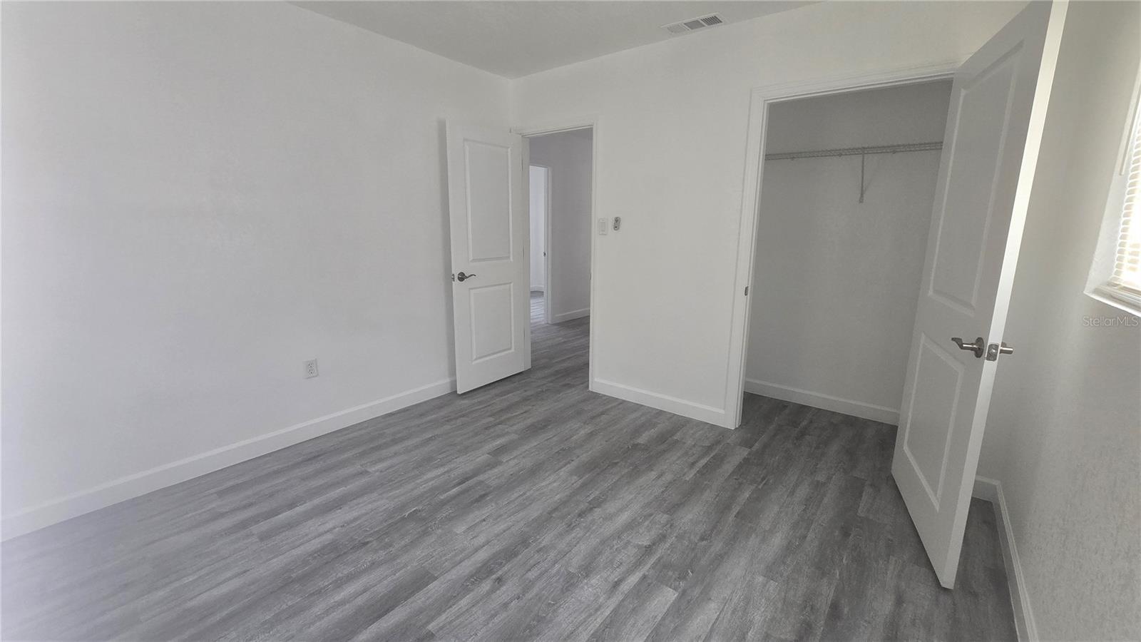 Image 21 of 36 For 2827 16th Avenue S