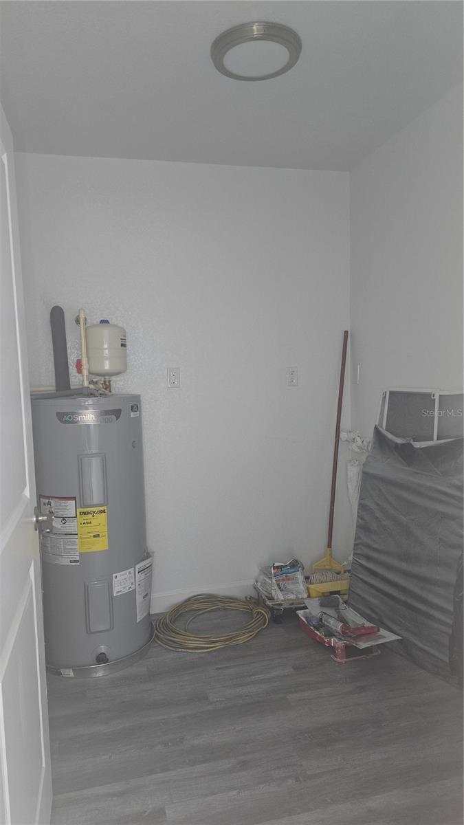 Image 32 of 36 For 2827 16th Avenue S