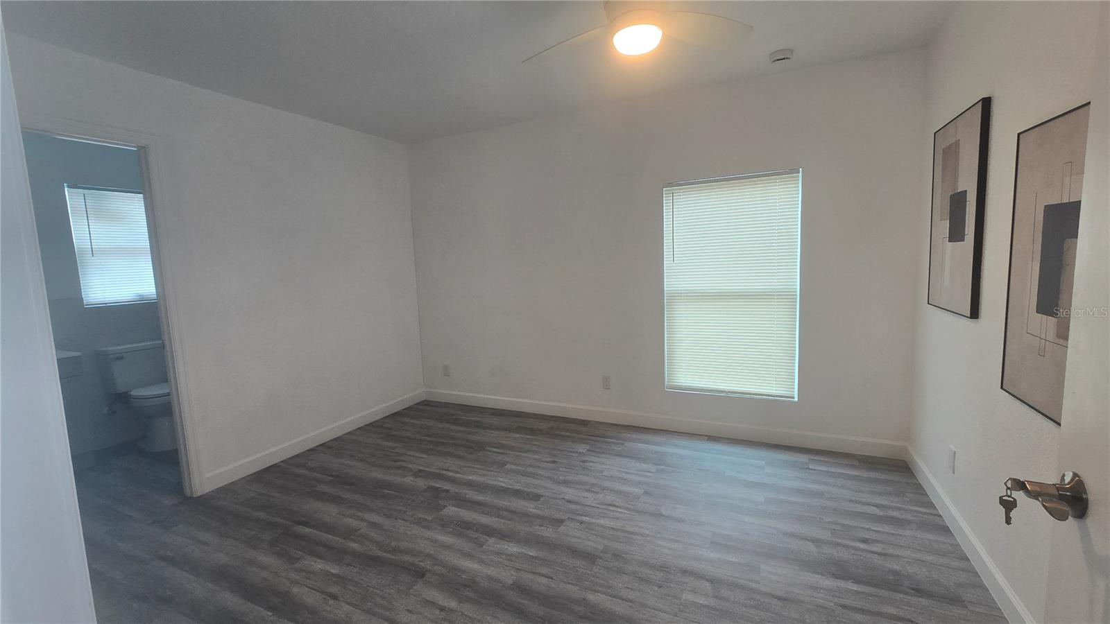 Image 8 of 36 For 2827 16th Avenue S