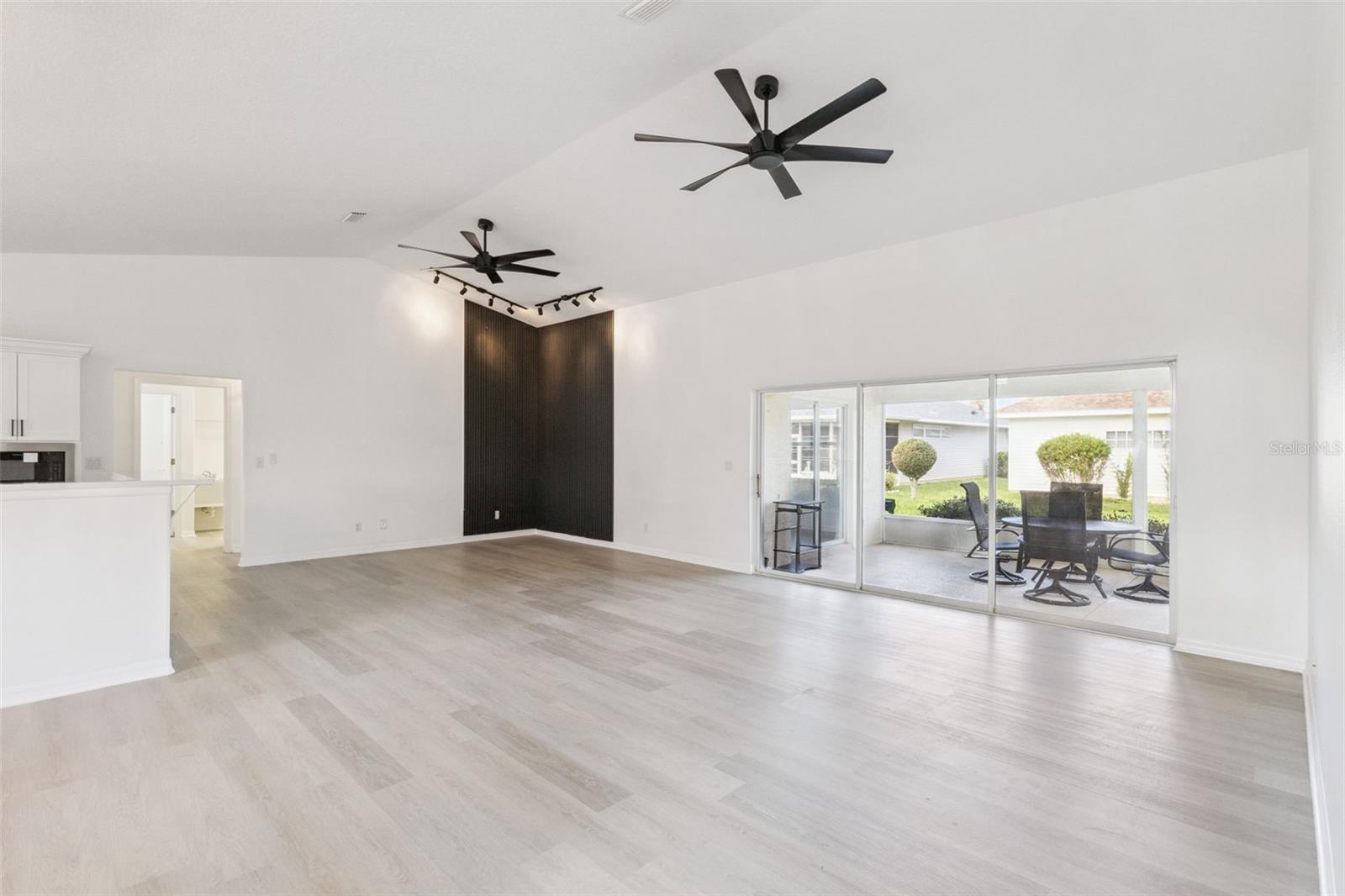 Image 10 of 47 For 5729 King James Avenue