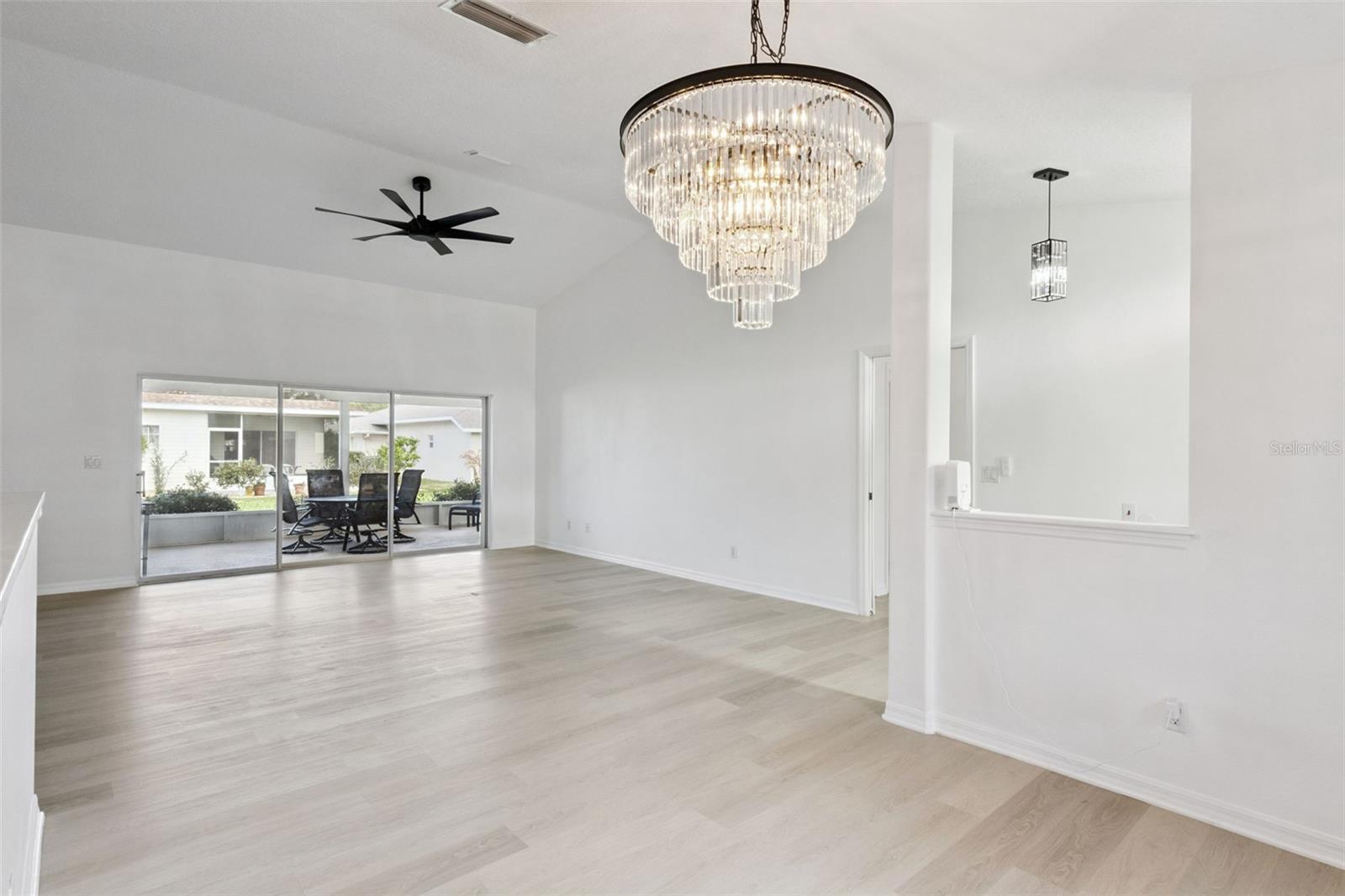 Image 11 of 47 For 5729 King James Avenue