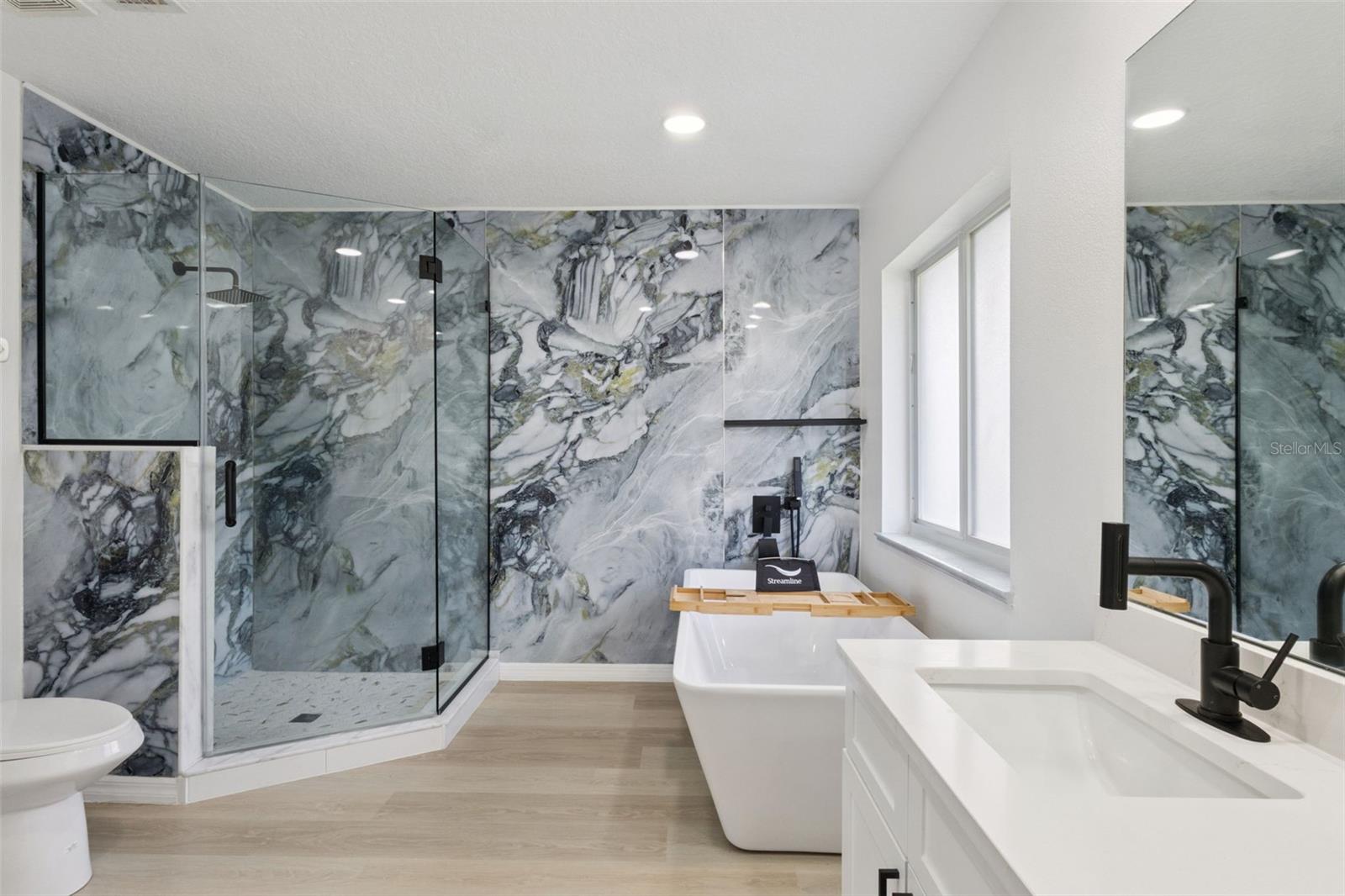 Image 16 of 47 For 5729 King James Avenue