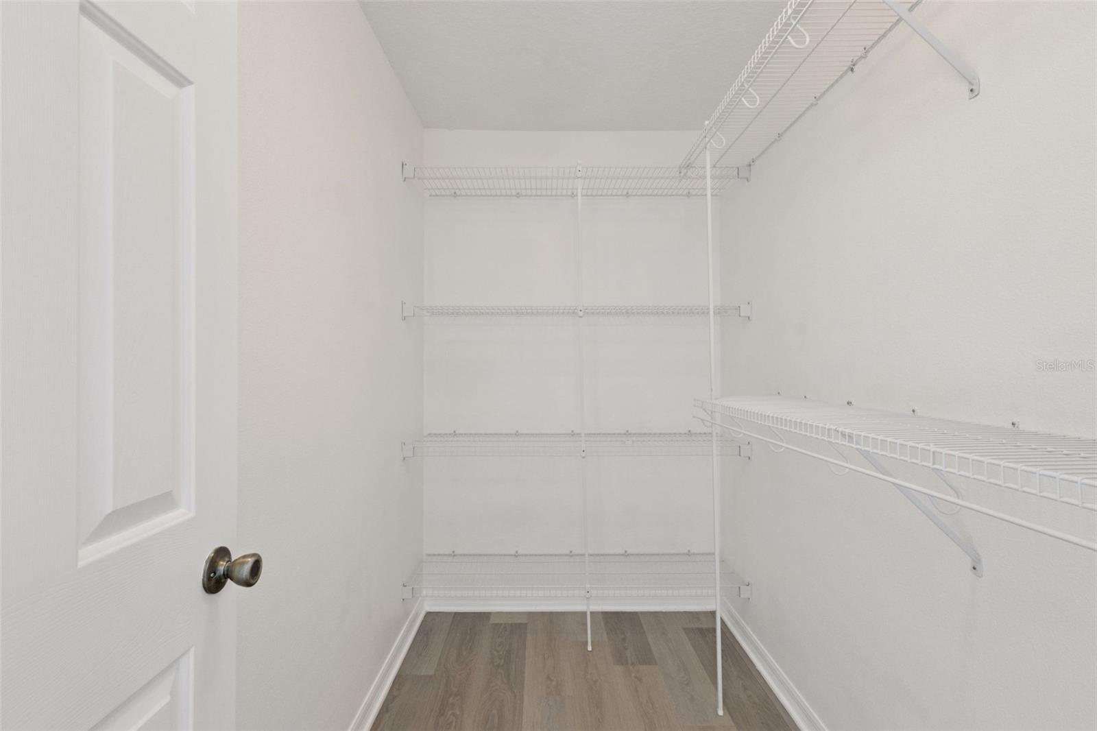 Image 23 of 47 For 5729 King James Avenue