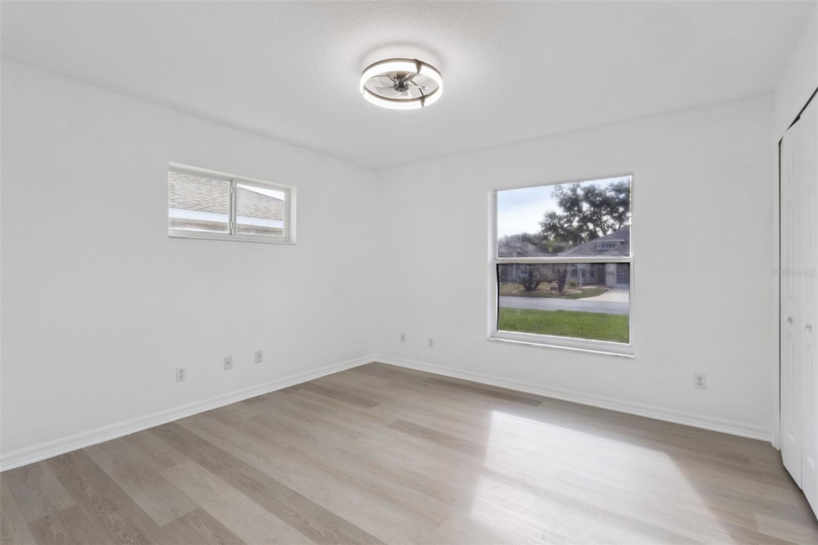 Image 25 of 47 For 5729 King James Avenue