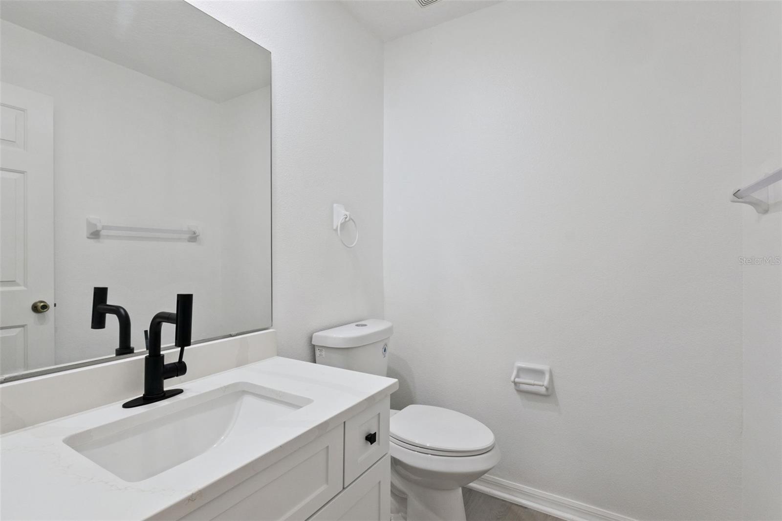 Image 27 of 47 For 5729 King James Avenue