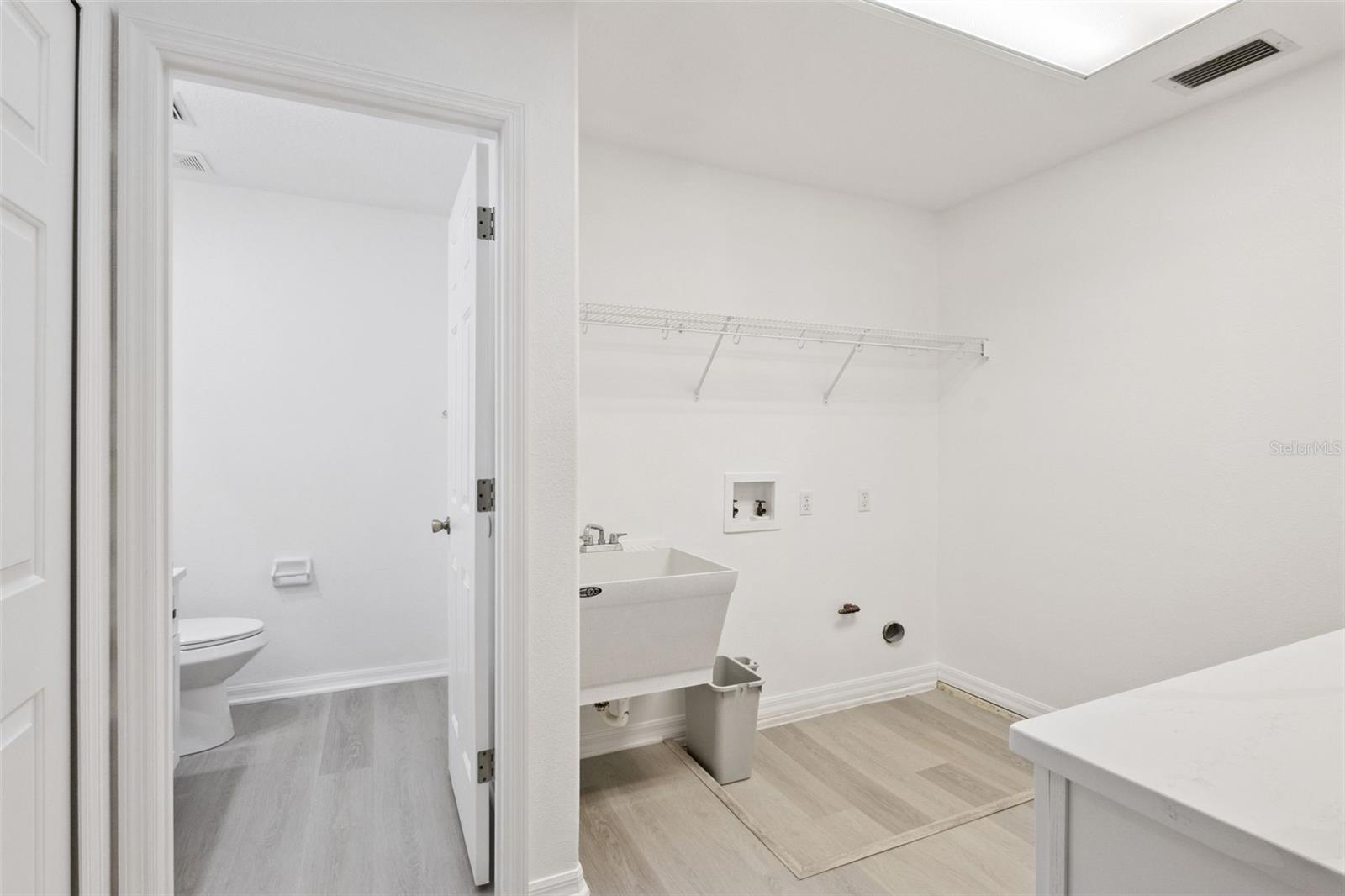 Image 28 of 47 For 5729 King James Avenue