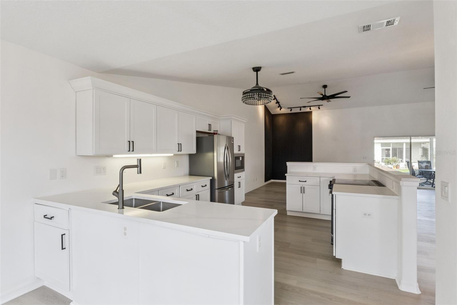 Image 5 of 47 For 5729 King James Avenue