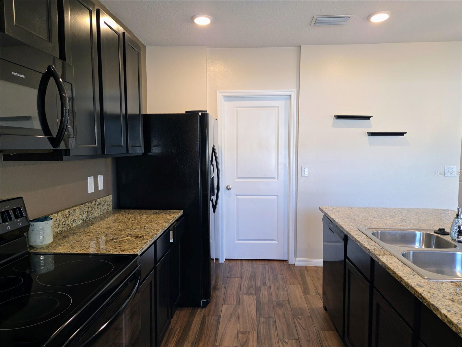 Image 12 of 43 For 109 Tierra Verde Way