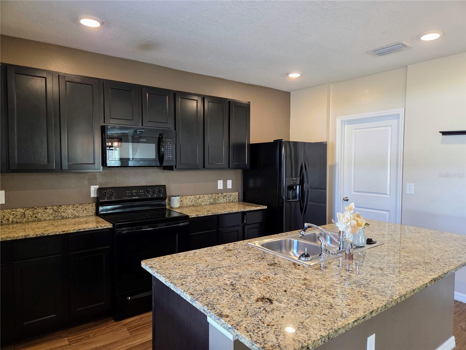 Image 8 of 43 For 109 Tierra Verde Way