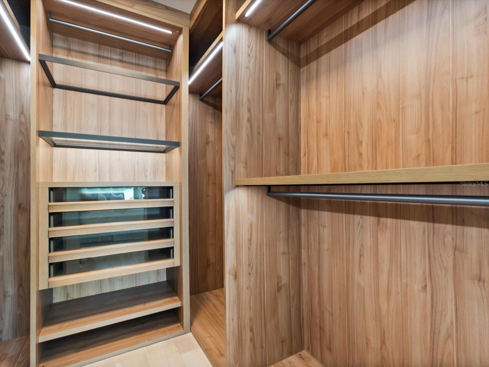 Image 33 of 42 For 1020 Sunset Point Road 213