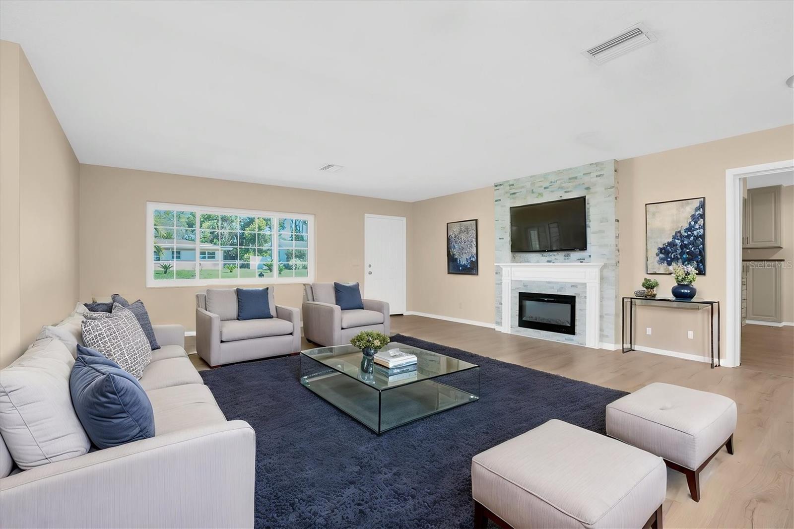 Image 3 of 32 For 2214 Duncan Drive