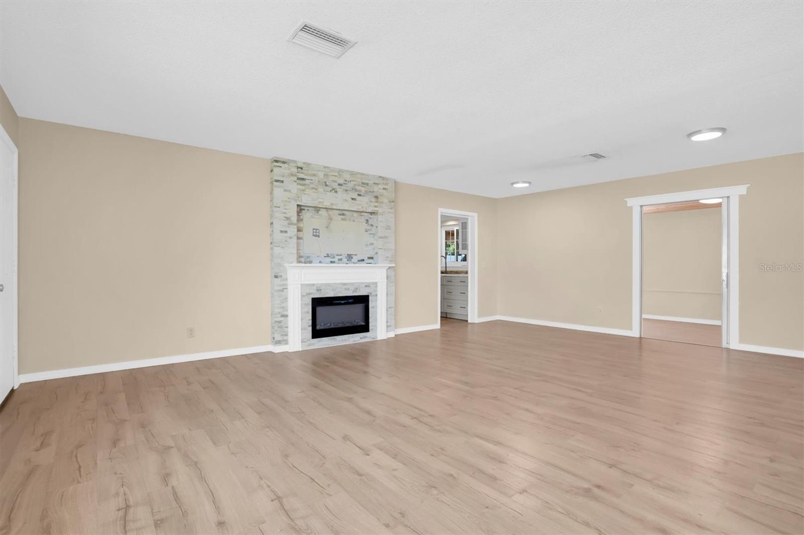 Image 6 of 32 For 2214 Duncan Drive