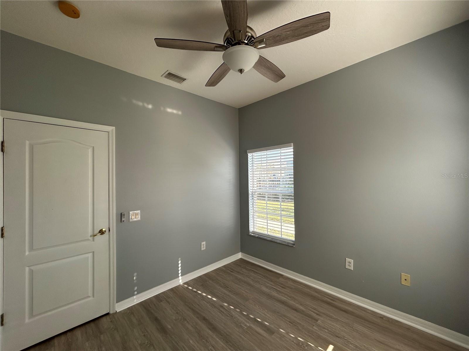 Image 10 of 33 For 12978 Kings Crossing Drive