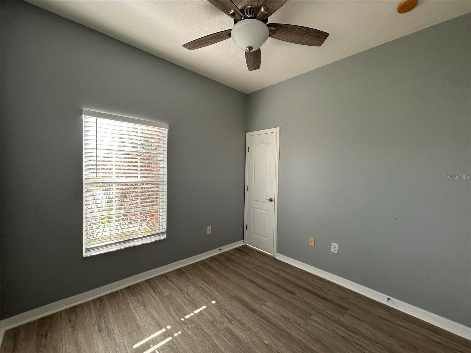 Image 11 of 33 For 12978 Kings Crossing Drive