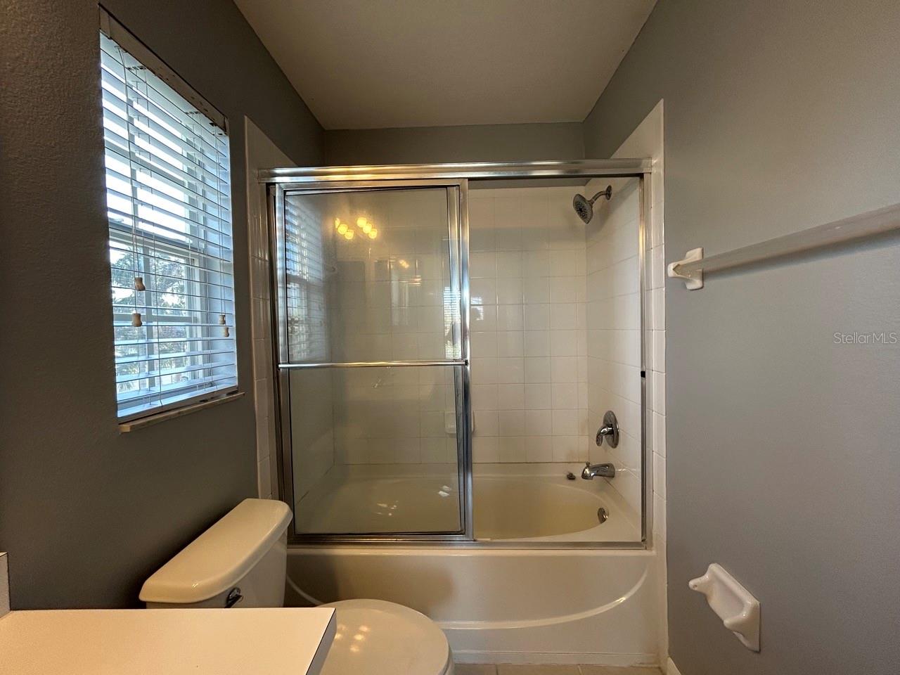 Image 20 of 33 For 12978 Kings Crossing Drive