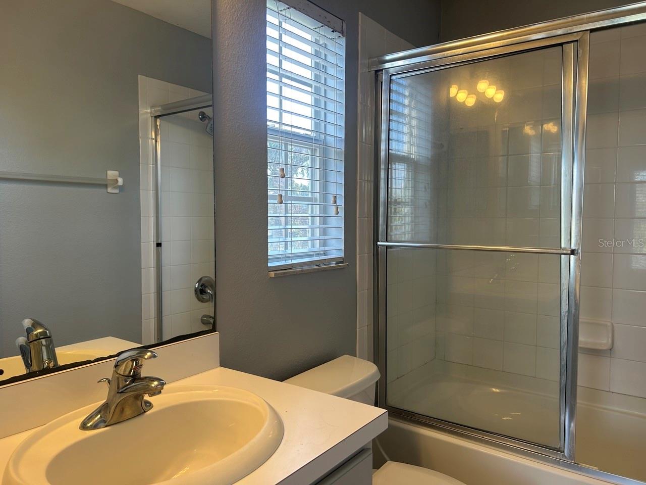 Image 21 of 33 For 12978 Kings Crossing Drive