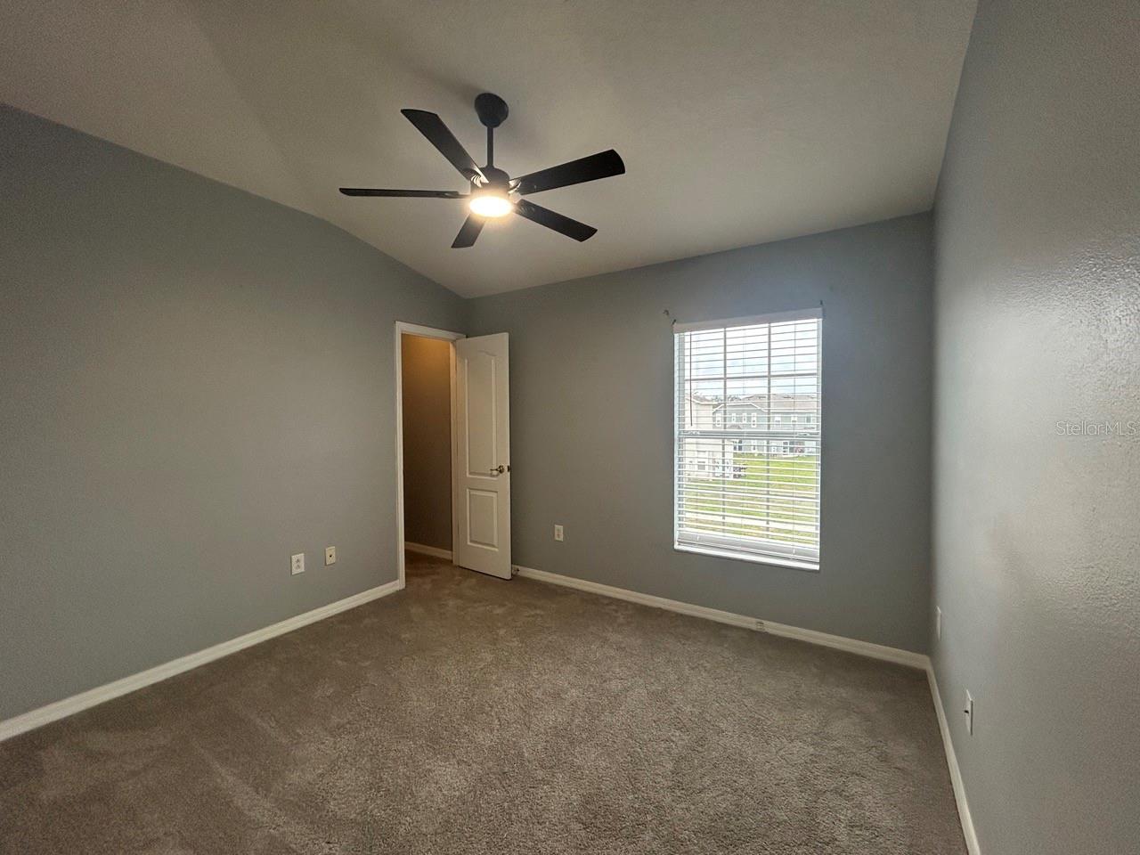 Image 24 of 33 For 12978 Kings Crossing Drive