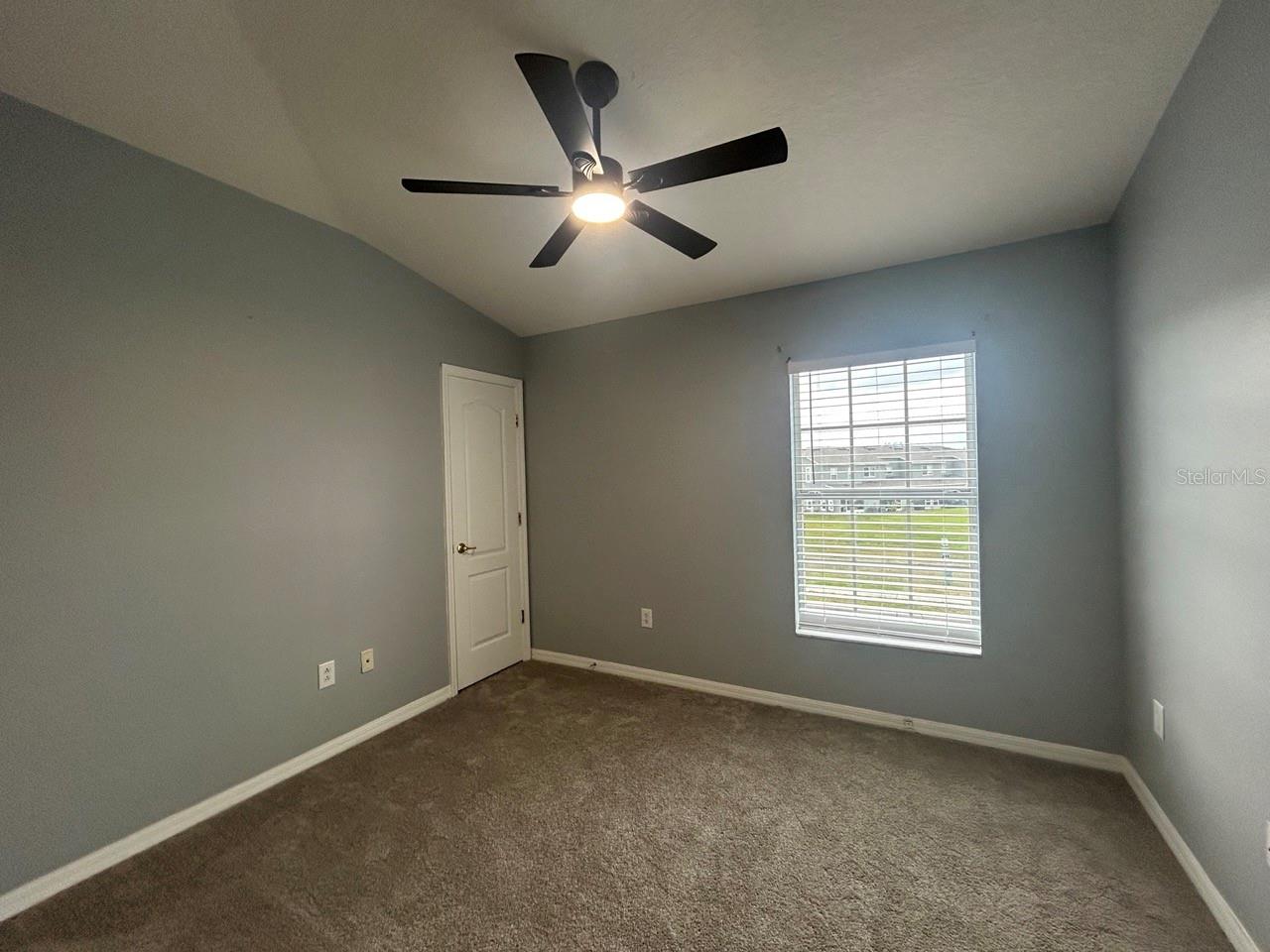 Image 27 of 33 For 12978 Kings Crossing Drive