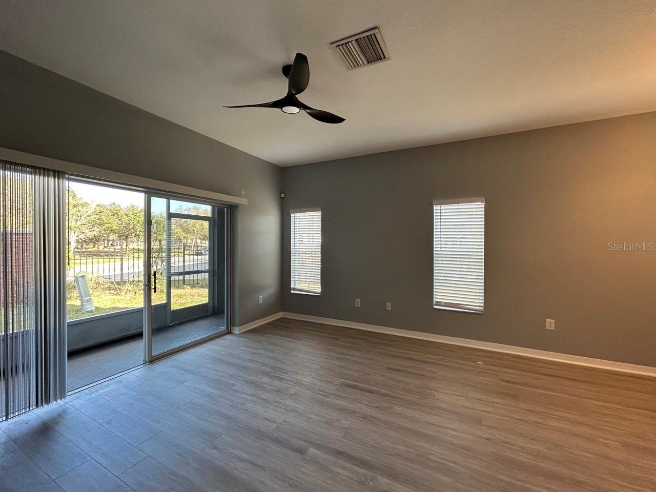 Image 3 of 33 For 12978 Kings Crossing Drive