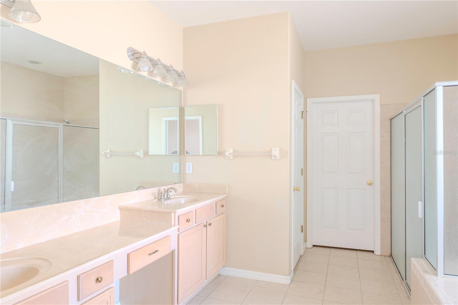 Image 11 of 20 For 12507 Burgess Hill Drive