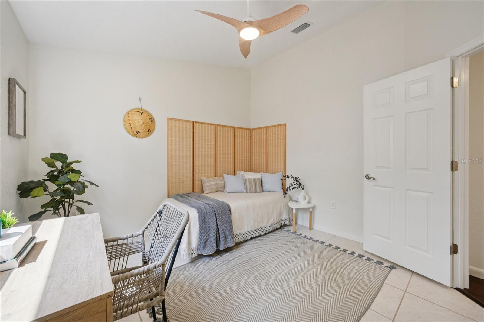 Image 34 of 56 For 2474 Islander Court