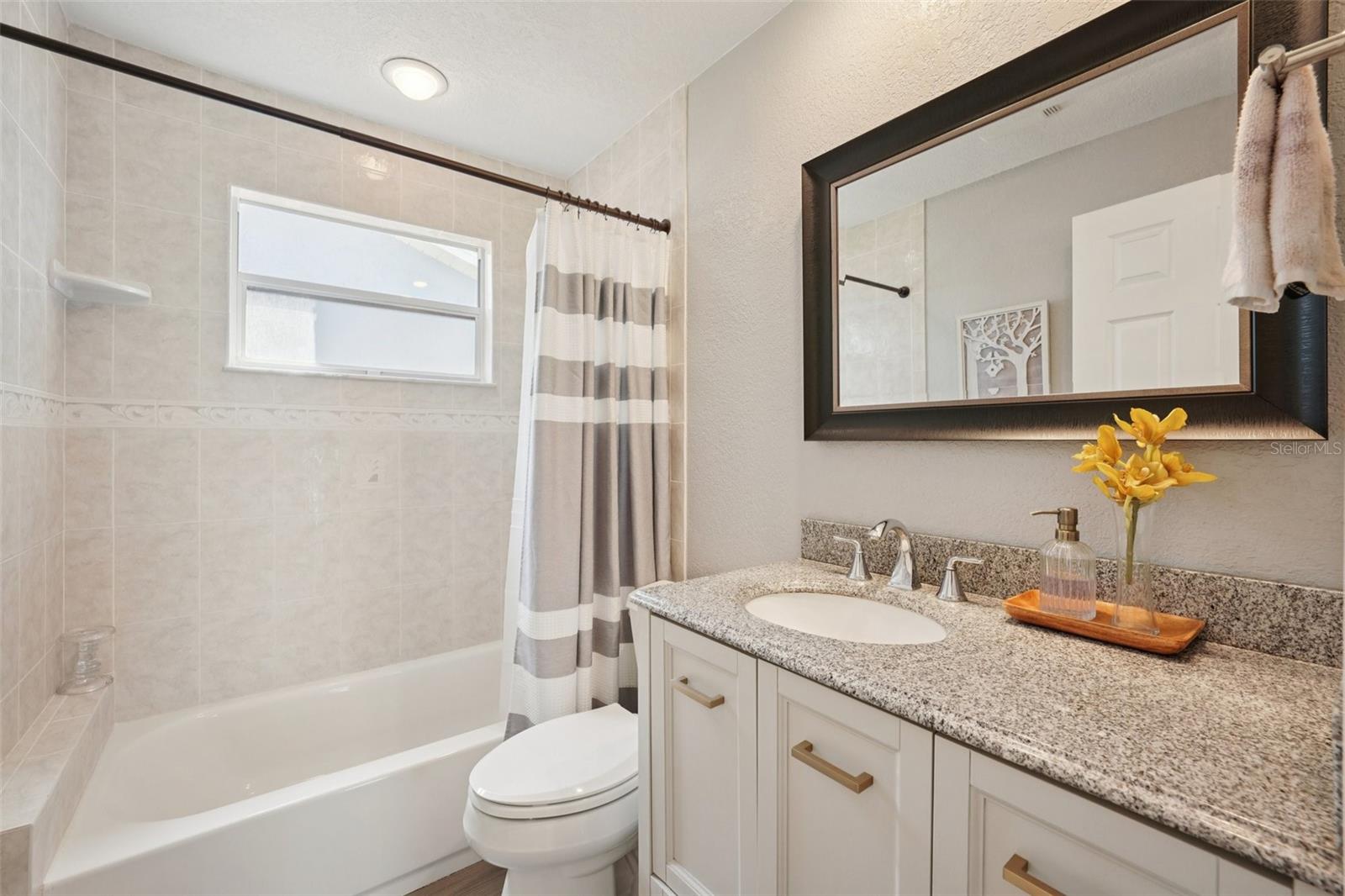 Image 36 of 56 For 2474 Islander Court