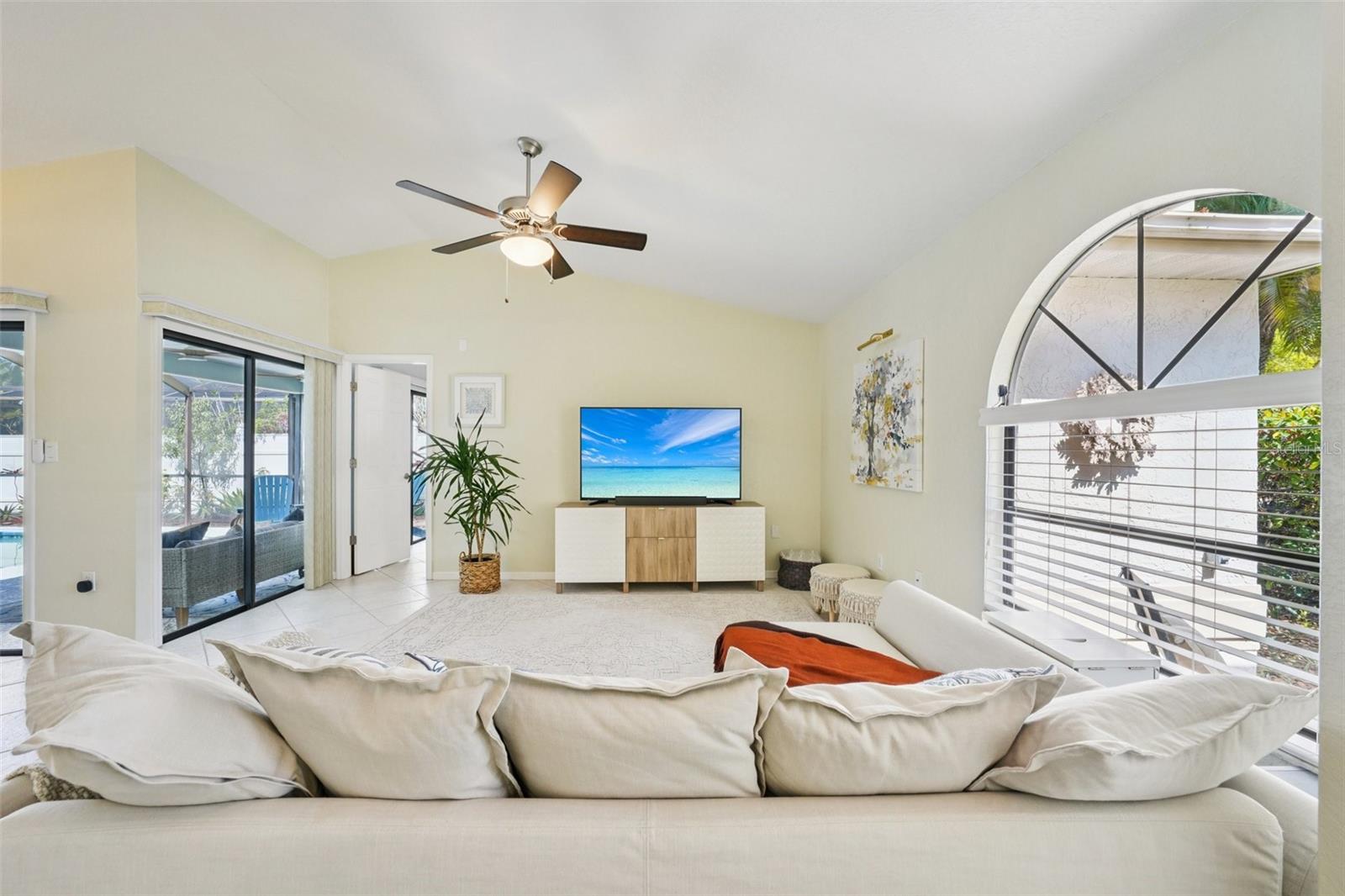 Image 8 of 56 For 2474 Islander Court